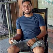 Entrenador personal en crossfit ofrece clases a todas las personas que quieran asumir el reto